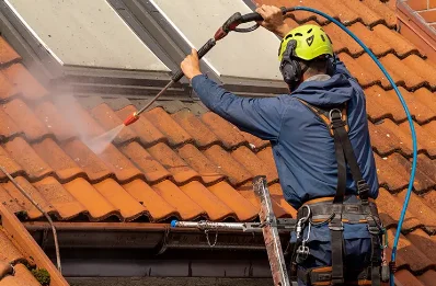 Démoussage et hydrofuge de toiture à Préaux-Bocage